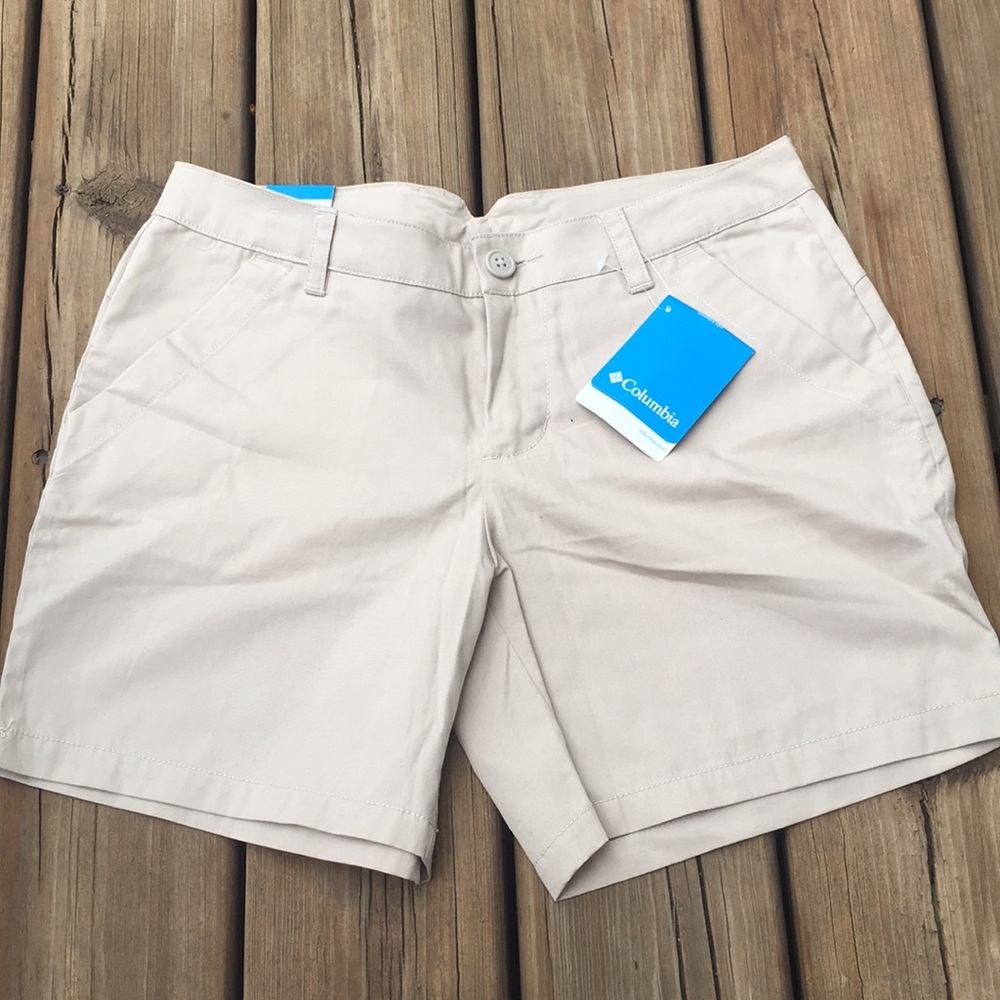 Columbia modern classic khaki short NWT